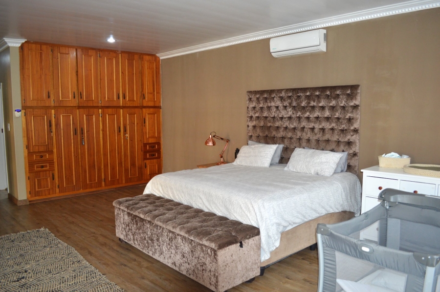 4 Bedroom Property for Sale in Flamwood North West